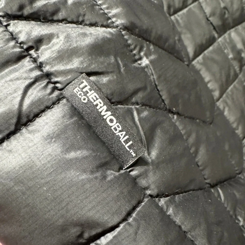 The North Face Trekker Vest Mens Large ThermoBall Eco Black Puffer Full Zip